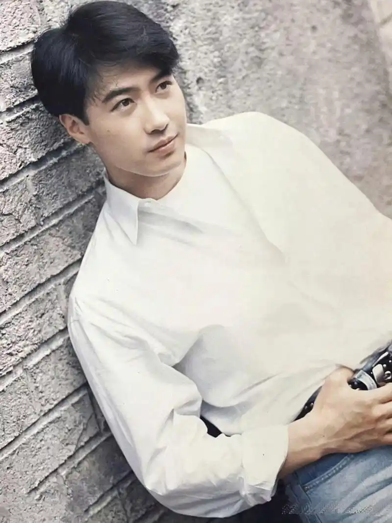 黎明年轻时的写真