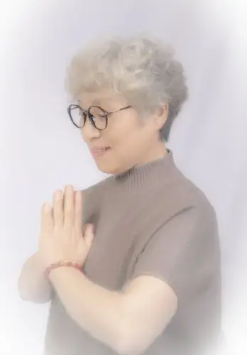 步入老年白发的我