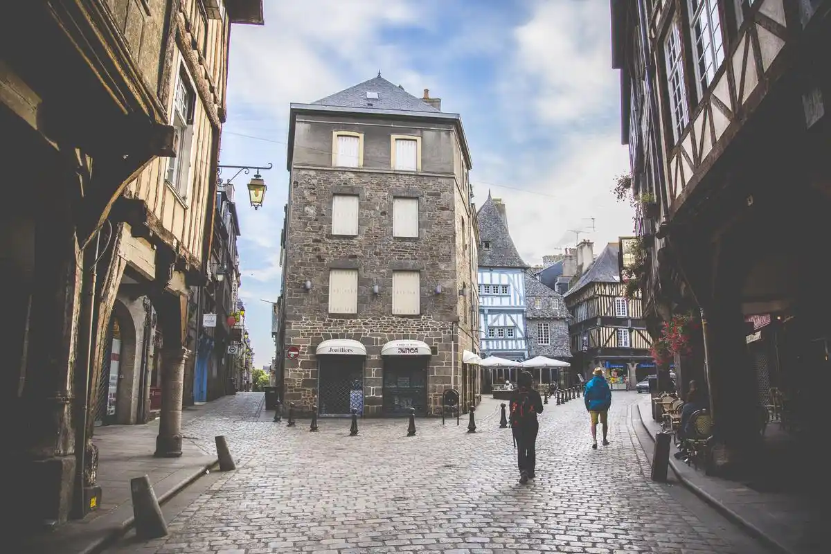 古朴历史的街道唯美高清桌面壁纸