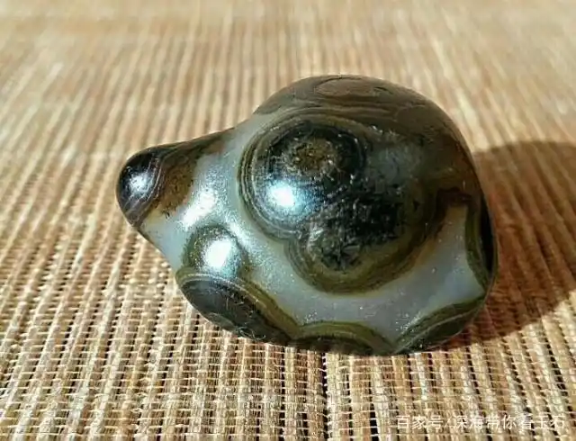 痴迷一眼万年的玛瑙奇石,它总会给你带来心灵的悸动.