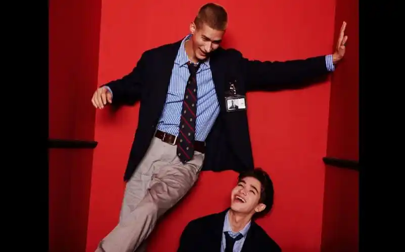 米卡庆怜大岛上发光的宝贝们每天向全世界安利intersection