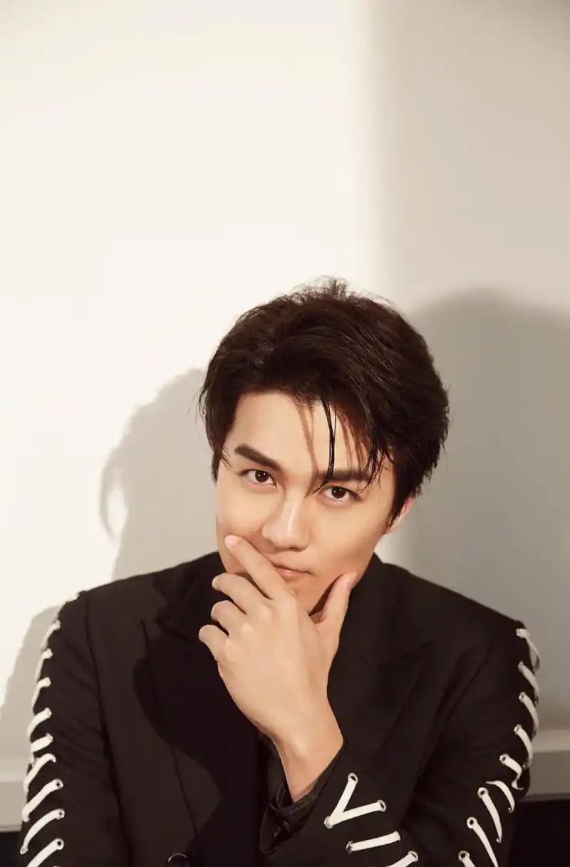 吴克群时尚魅力写真大片