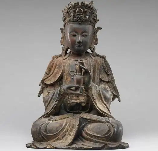 明铜观音菩萨像正面美国大都会博物馆藏
