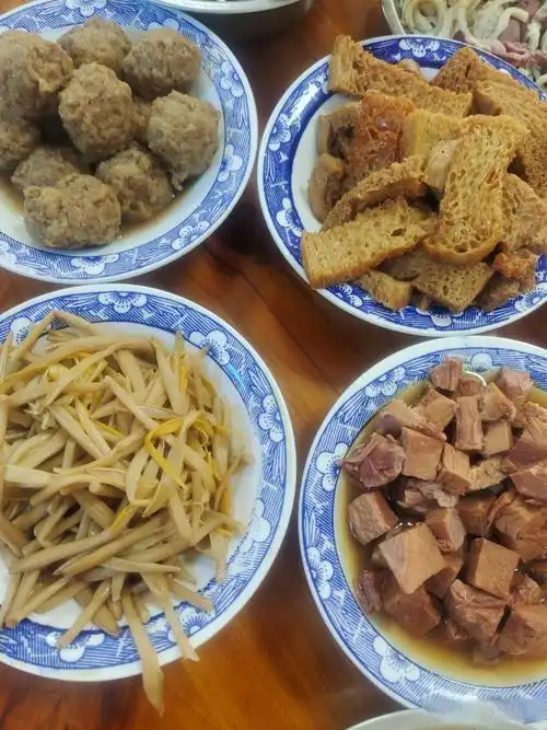 开封名吃"四味菜",配上火烧,牛肉汤,简直代表了豫菜最基本的底色.
