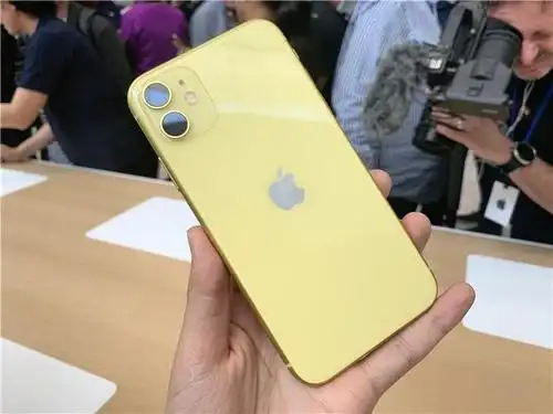 iphone11真机长什么样iphone11黄色版真机图赏