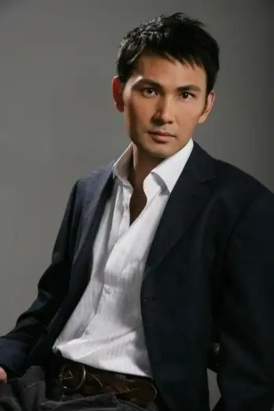 肌肉男:肌肉型男林文龙西装帅气写真图片-小虾米