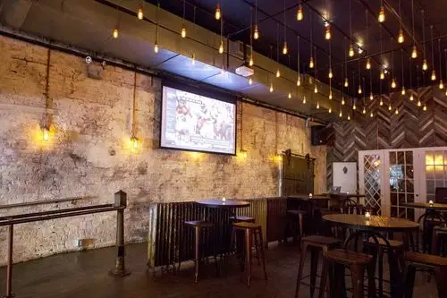 复古酒吧室内墙砖背景墙装修效果图