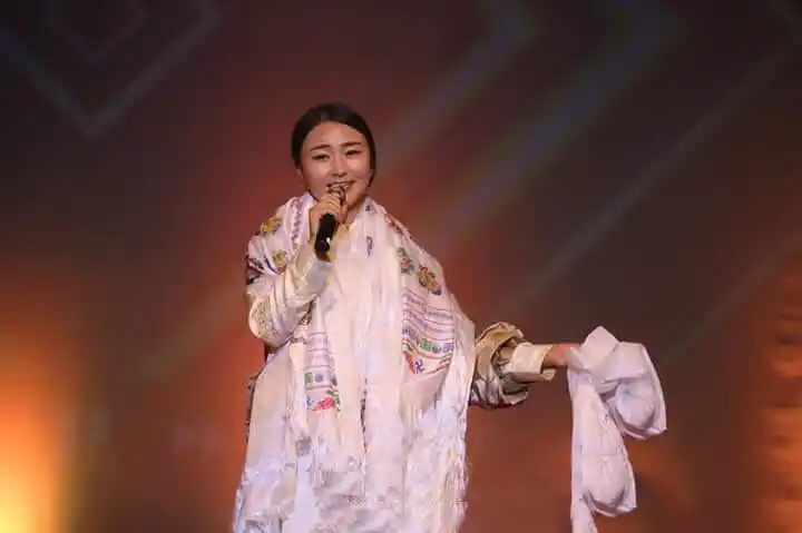 天籁歌者南江秋措藏歌在线