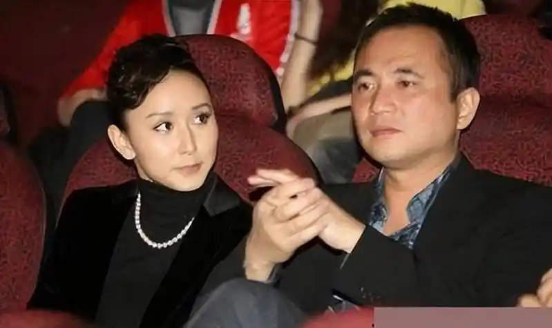 回顾胡静嫁入马来西亚豪门丈夫为不和她分房睡自愿摘除扁桃体