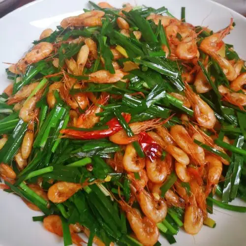 龙哥说菜酒店和家里一样的韭菜炒河虾