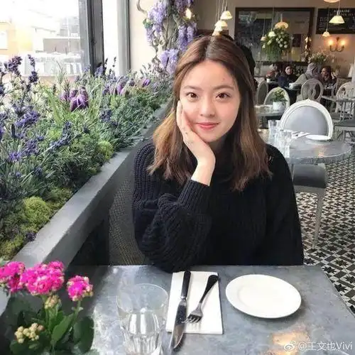 她是娱乐圈有名的交际花,19岁身价60亿,却被男友狂甩几条街