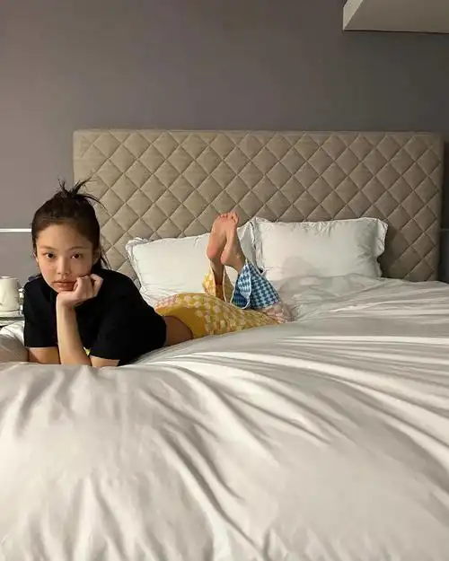 想知道jenniedrake睡的百万床品是什么感受顶级寝具品牌h01stens