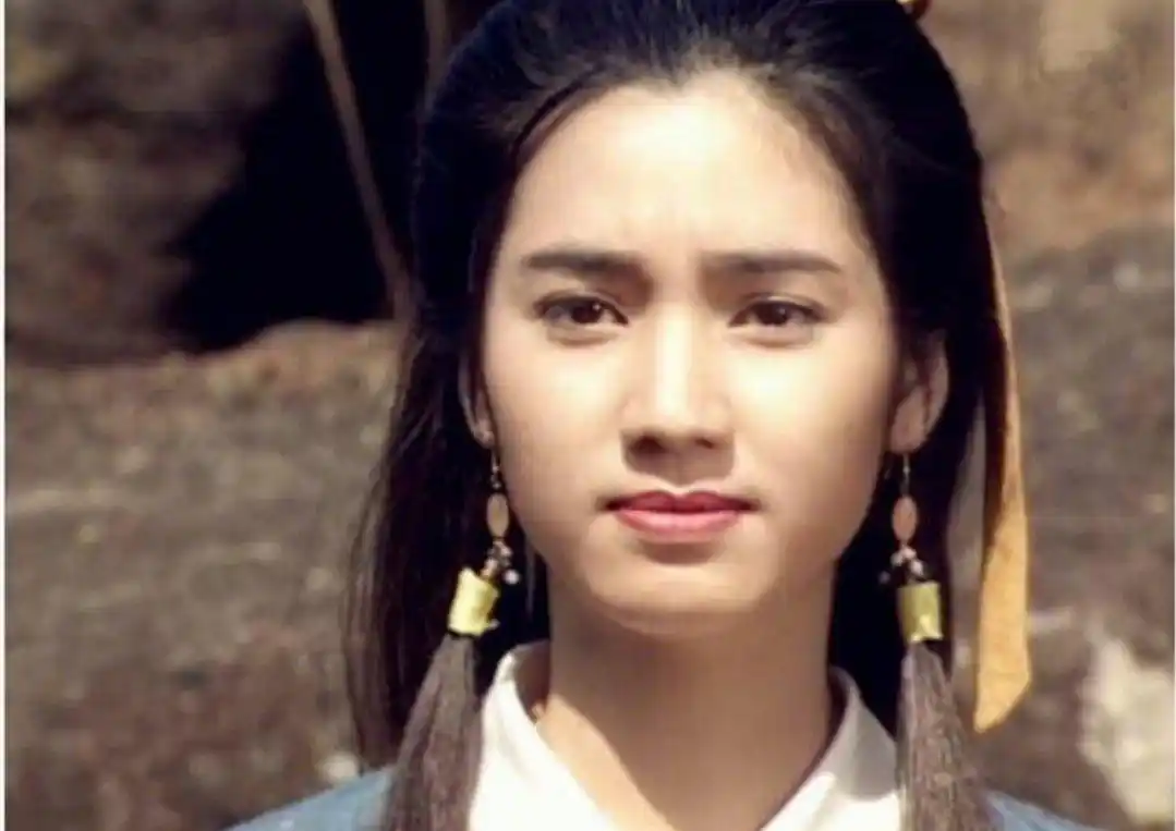 洪欣现在的颜值和洪欣年轻时的颜值一样一如既往的高