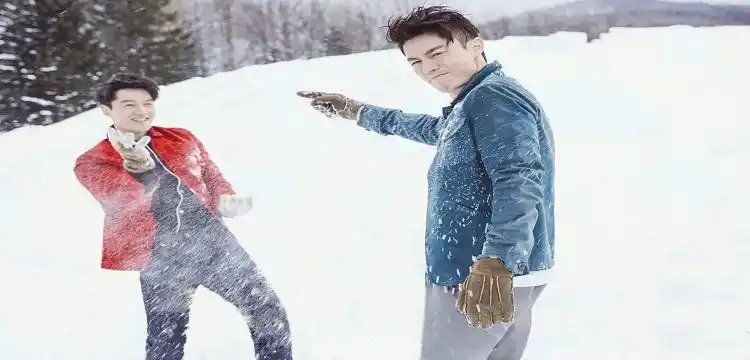  关注       胡歌霍建华曾同游日本,赴北海道拍大片,在雪地里