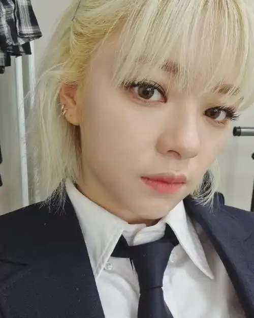 1101俞定延生日快乐