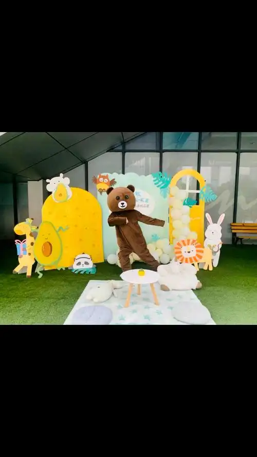 纯手绘拍照打卡背景墙