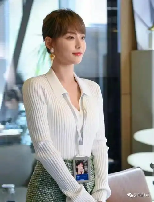 张嘉倪是耳环控吧,每一对都配得恰到好处的好看!