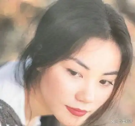 "王菲的生日惊喜!凸起小肚子,媒体猜测:她难道怀孕了?