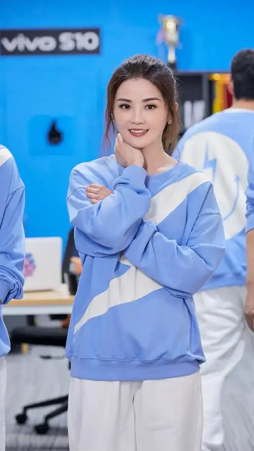 蔡卓妍《快乐大本营》游戏开挂 手绘twins团粉超有爱