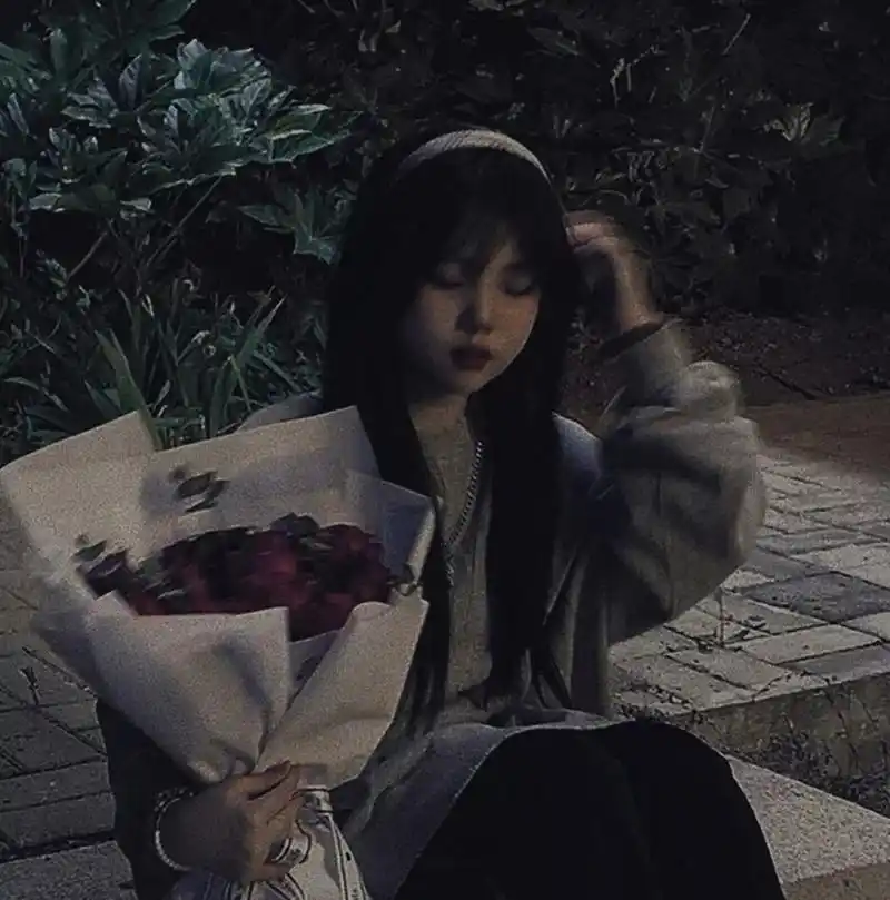 伤感微丧女生头像