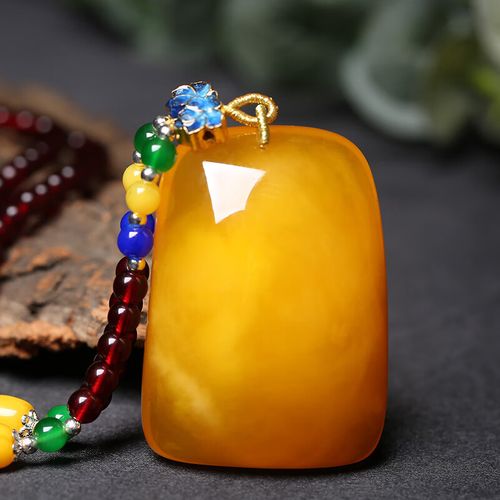 贵钦鸡油黄人工琥珀无事牌优化水滴吊坠男女款毛衣链血珀项链 图片色