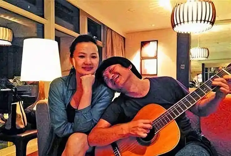 不与窦唯争高低,情钟影后咏梅,54岁坚持不生子_栾树_音乐_王菲