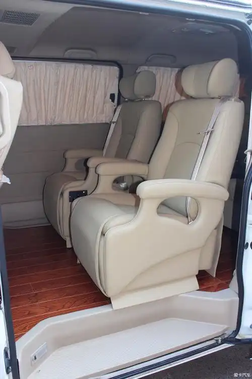 内饰改装分享金杯阁瑞斯商务车改装图片