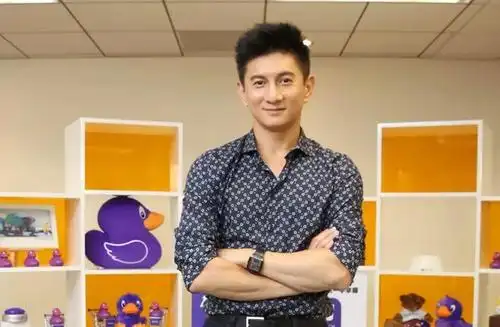 昔日幸福肥肿一圈,50岁吴奇隆近照曝光网惊:瘦好多