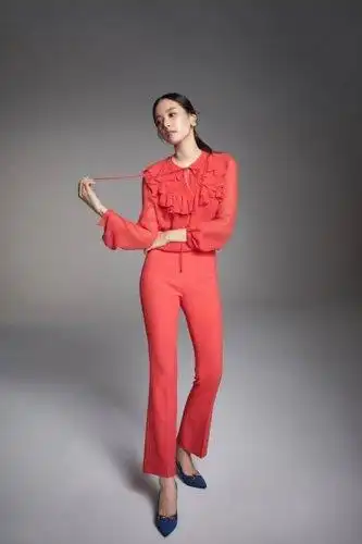 郭明东/文韩国女艺人赵伦熙最新杂志写真曝光