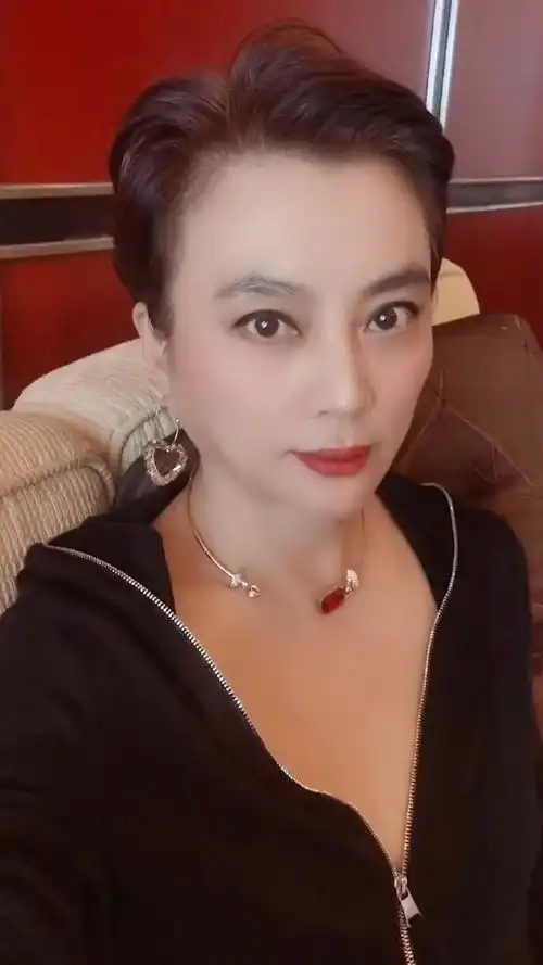 一代甜歌皇后李玲玉近照曝光 #明星