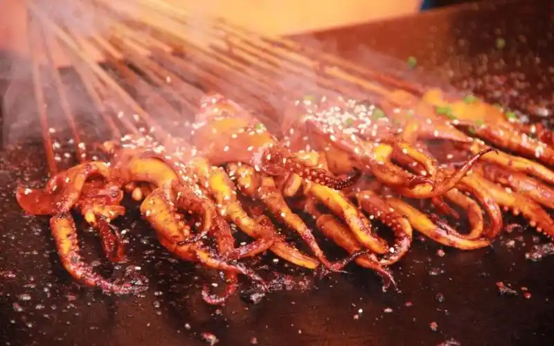 美食节上的铁板鱿鱼(04『04)