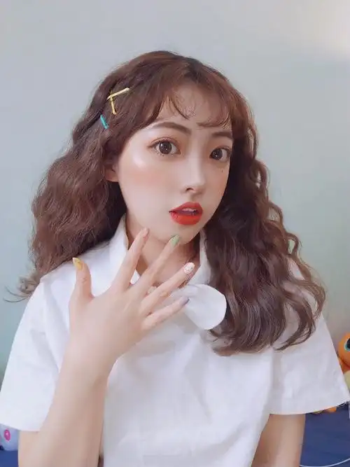 超日常适合约会拍照的9款发型