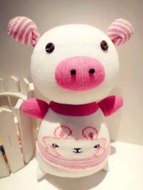 花衣裳 原创手工玩偶 创意文艺礼物 招财猪 diy袜子娃娃材料包