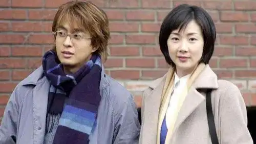 眼镜王子裴勇俊,如今变百亿公司老总,和小13岁老婆三年添2子