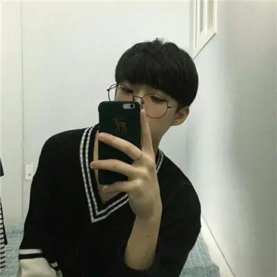 男生帅气手机控头像2019最新 夏日里的阳光冬日里的明媚