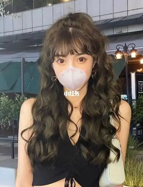 发型设计  ##法式烫发96962021年超受欢迎的法式卷发你跟风了吗!