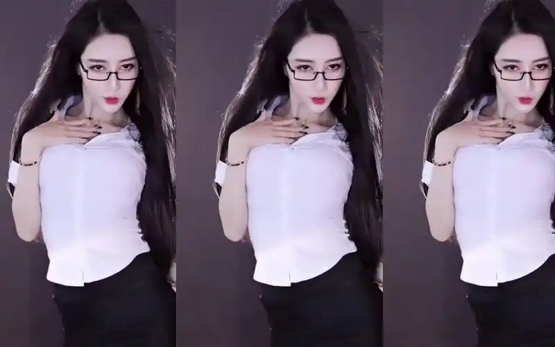 虎牙美女主播车老板1