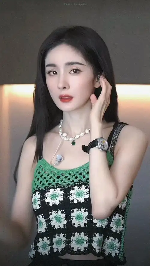 杨幂每年都有新梗火了