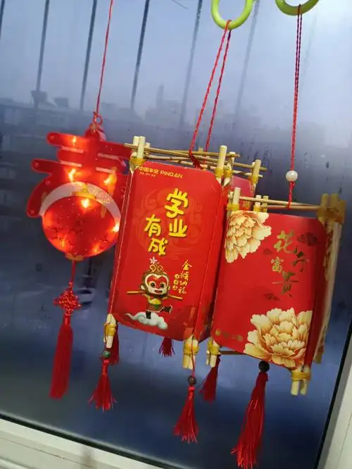 正月十五挂花灯