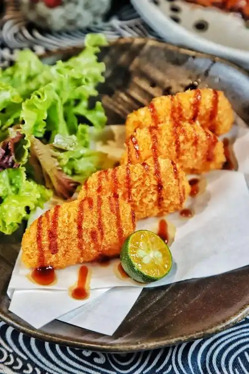 炸虾排 日料中的炸物里可少不了炸虾排的身影