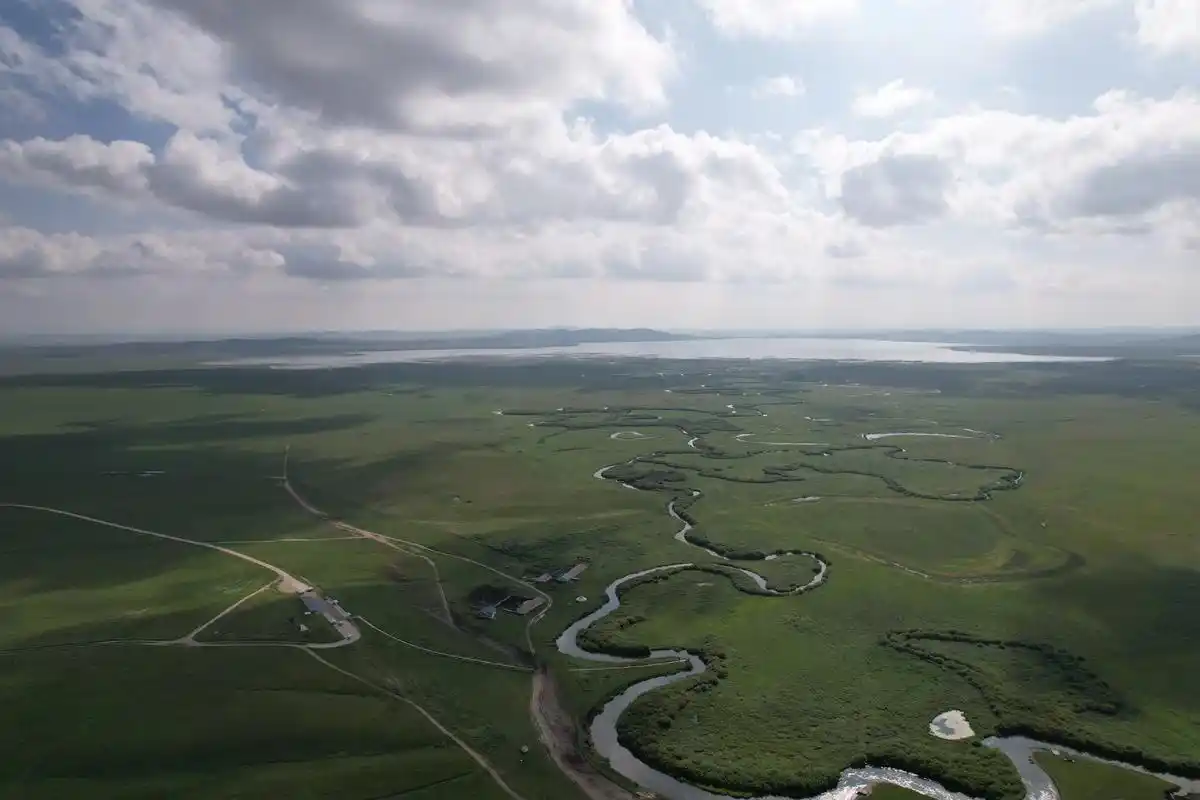 天边的草原——乌拉盖 乌拉盖草原地处内蒙古锡林郭勒盟苏尼特右 - 抖