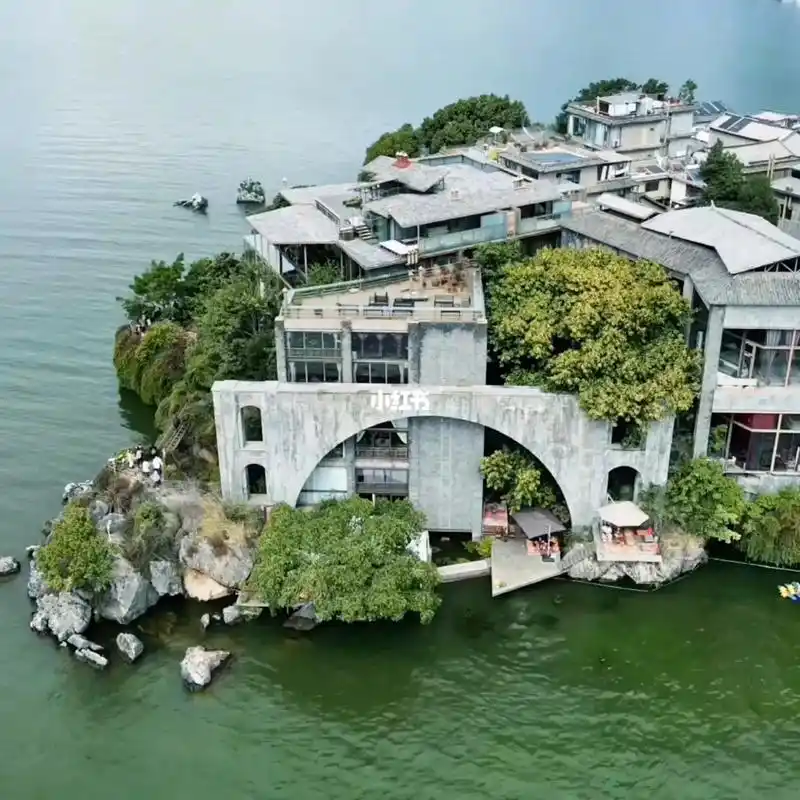 杨丽萍的太阳宫和月亮宫 - 抖音