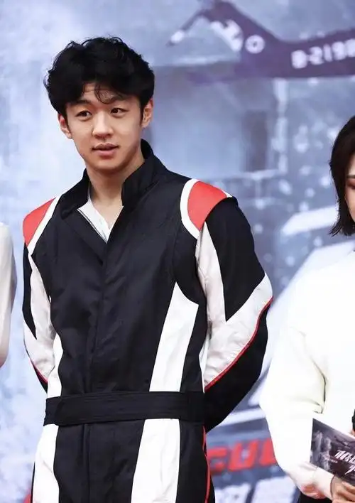 苏鑫图片大全个人资料简介