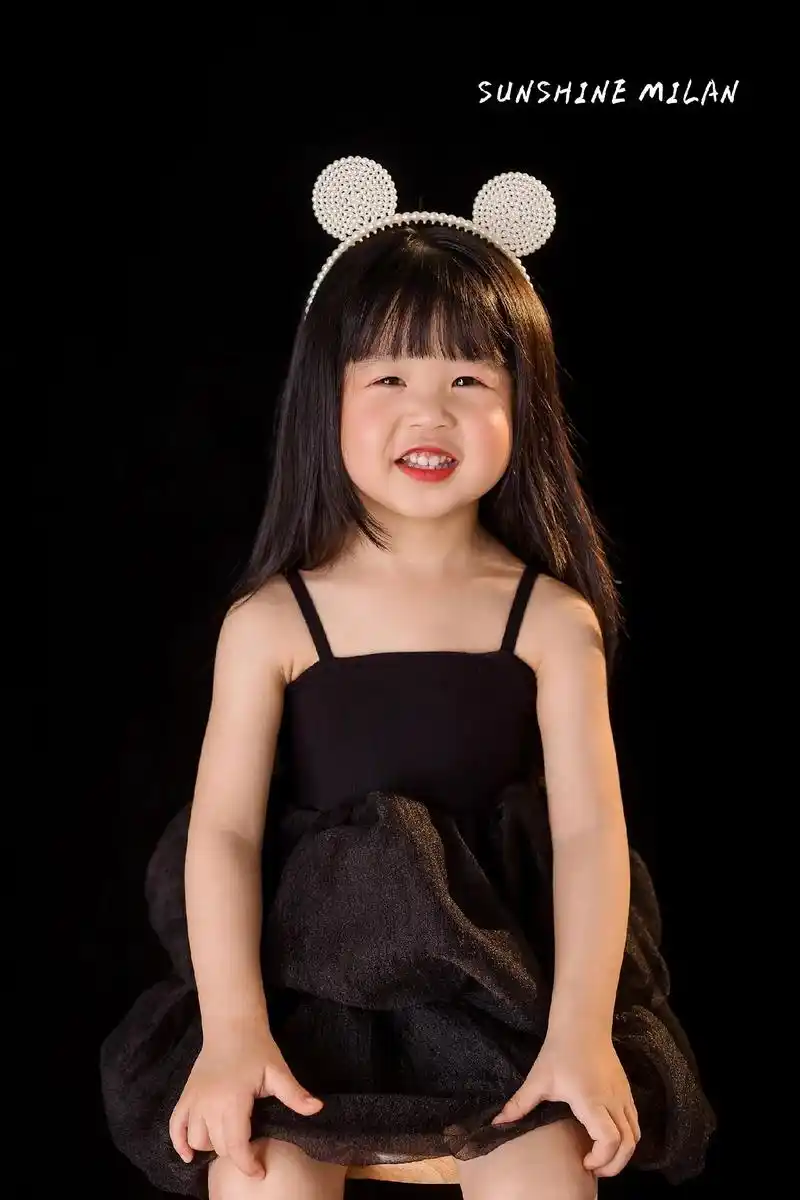 你好,三岁!谁都喜欢的经典肖像照!#图文伙伴计划 #儿童摄影 - 抖音