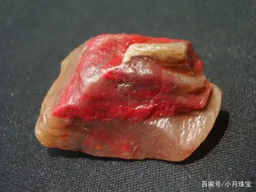 四招教你辨别真假鸡血石,可能就追回一套房的钱