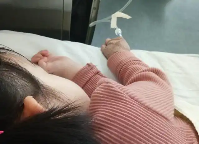 宝宝输液为什么扎头不扎手医生不说但妈妈要心里有数