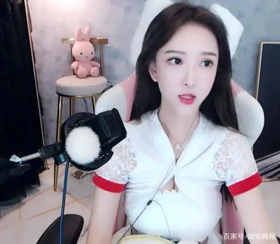 从后面进去!斗鱼南妹直播放女主播福利视频,忘记静音全程高能