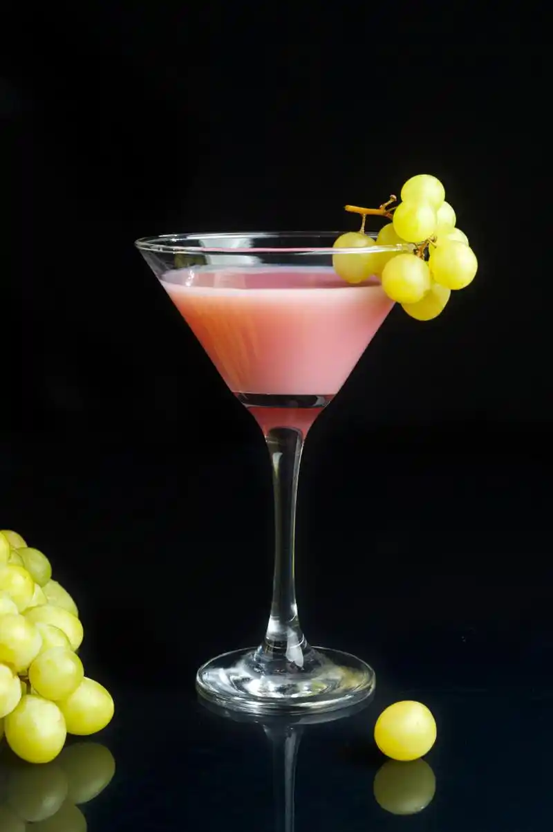 【日本咖啡店卖人血鸡尾酒】日本的变态程度真是让人无语,当然我说的