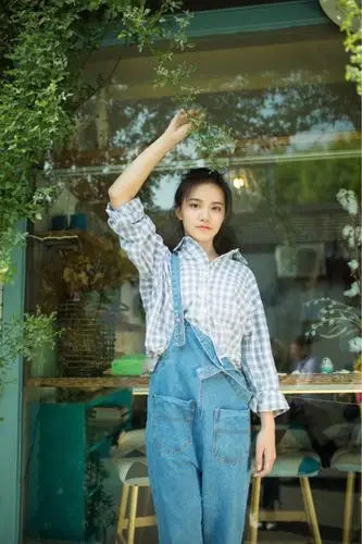 刘宸希六一写真曝光05后小戏骨尽显青春活力