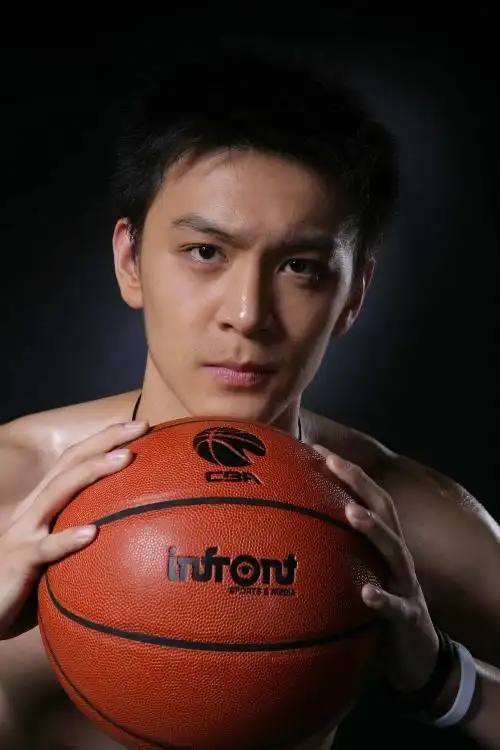 轻松一下:cba头号帅哥球员杨鸣